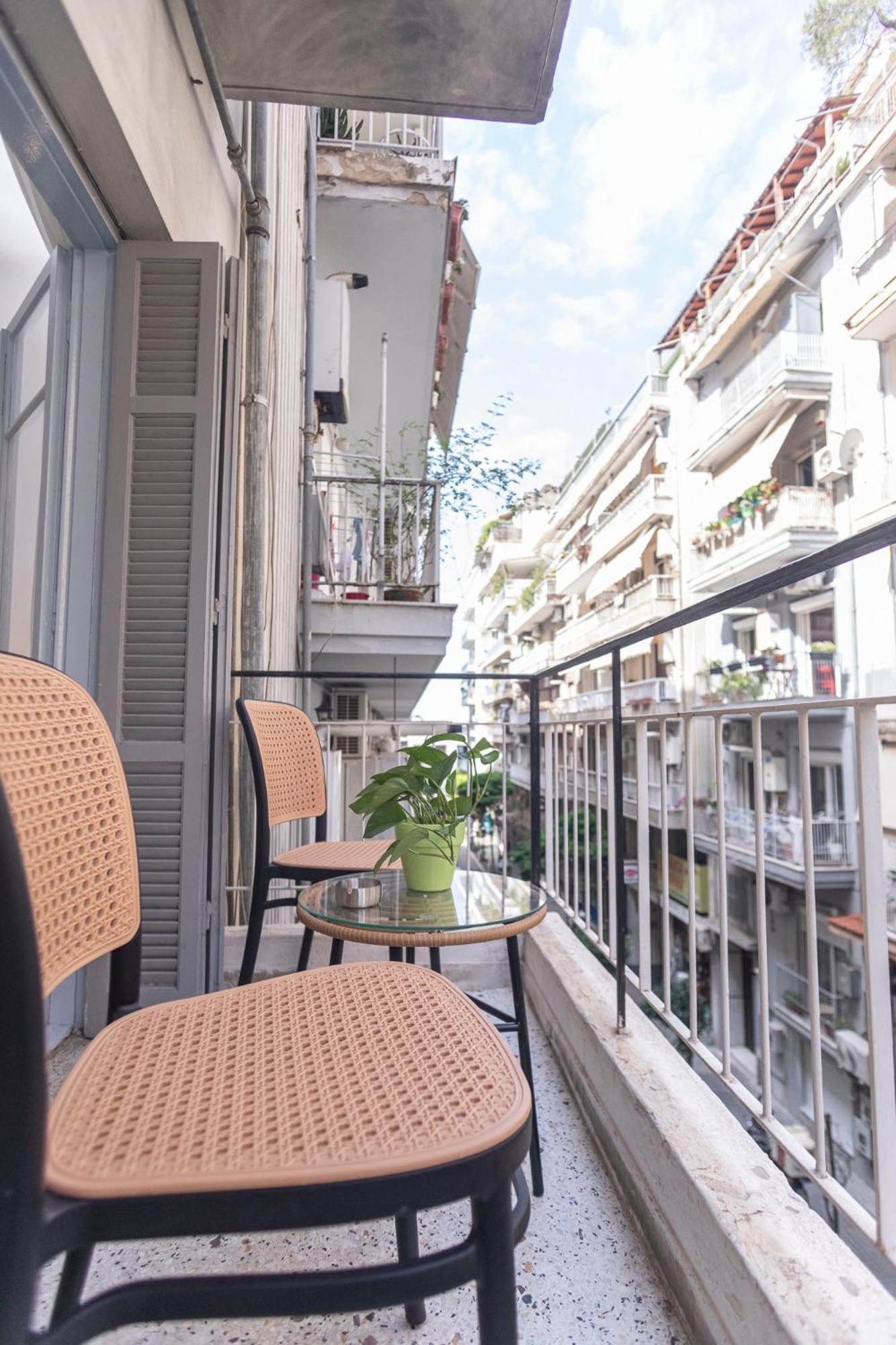 Mainavenue Living Local Apartment Солун Екстериор снимка