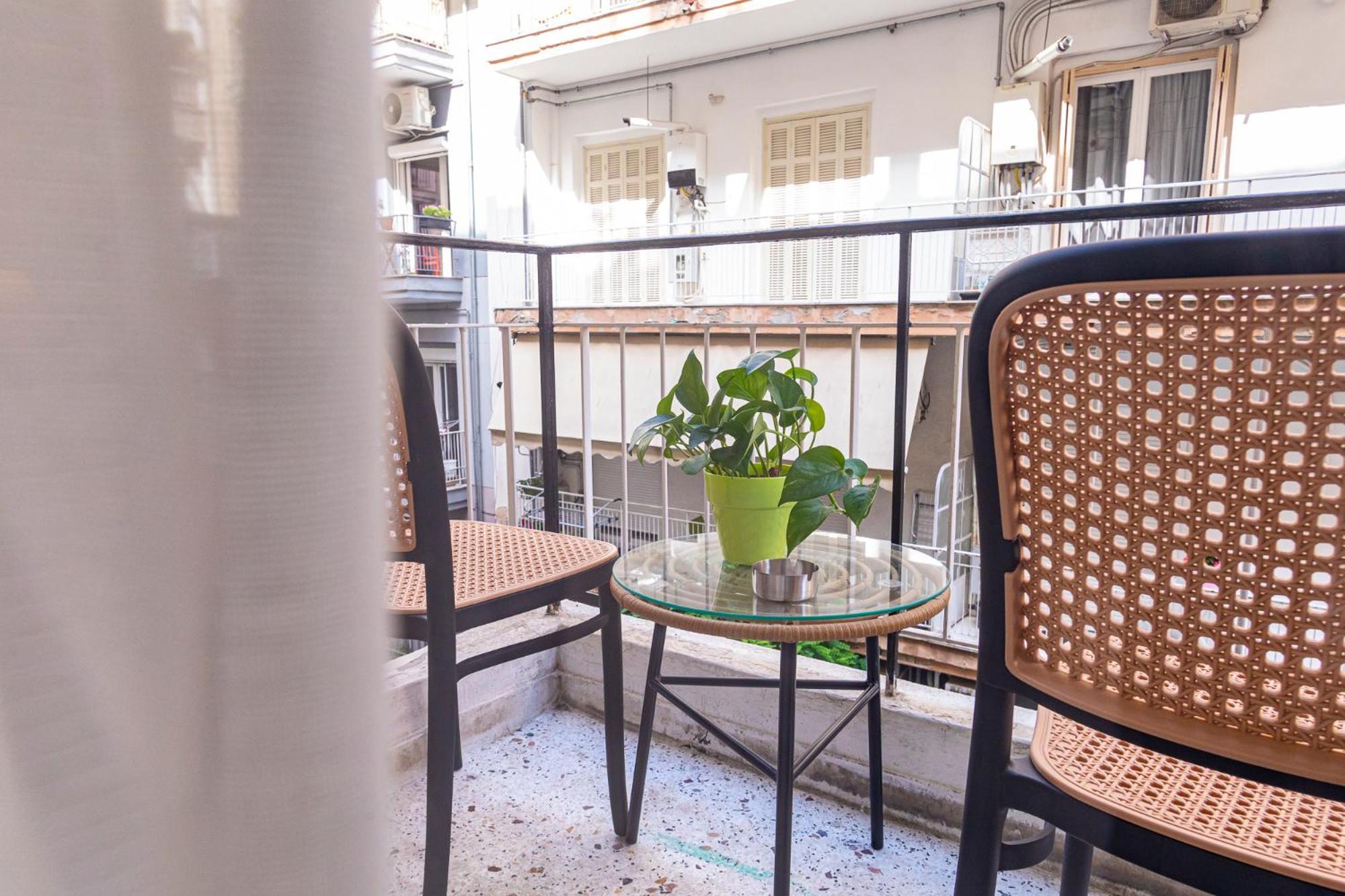 Mainavenue Living Local Apartment Солун Екстериор снимка